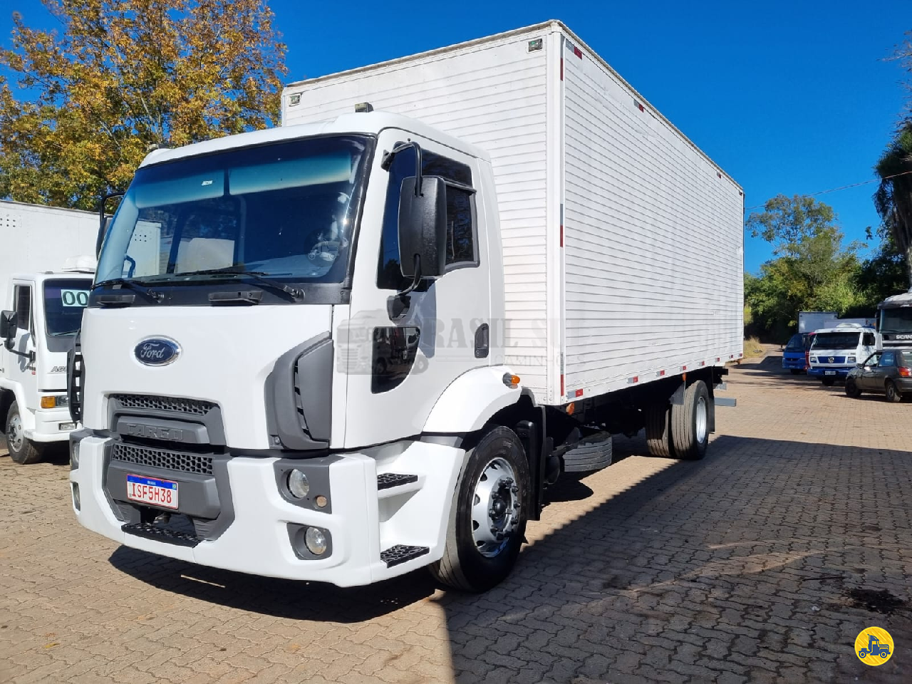CAMINHAO FORD CARGO 1517 Baú Furgão Toco 4x2 Brasil Sul Caminhões PORTAO RIO GRANDE DO SUL RS